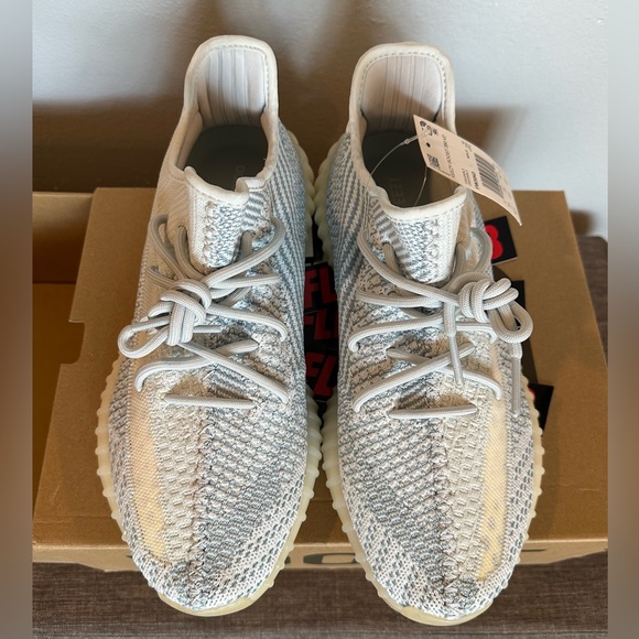AUTH NWT Adidas Yeezy Boost 350 v2 in Cloud White - Picture 1 of 6